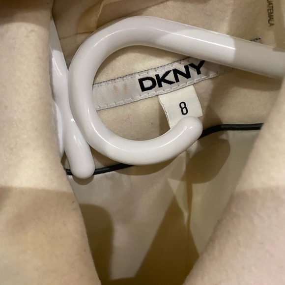 DKNY cream jacket size 8. This jacket has been worn but In excellent condition. - Picture 2 of 6